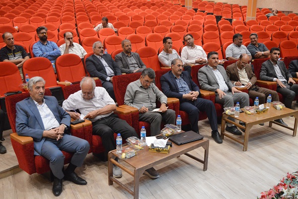 نشست بررسی طرح ساماندهی فاضلاب و زه آب شهرک صنعتی نیکو اشکذر